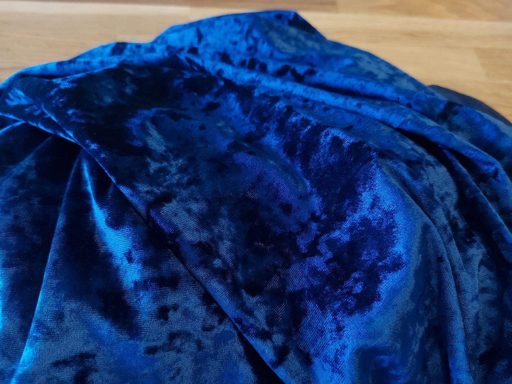 Tessuti: Stoff, Samt, dunkelblau, 150 x 200 cm – Usato da Oberengstringen venduto da PaolaDe 1