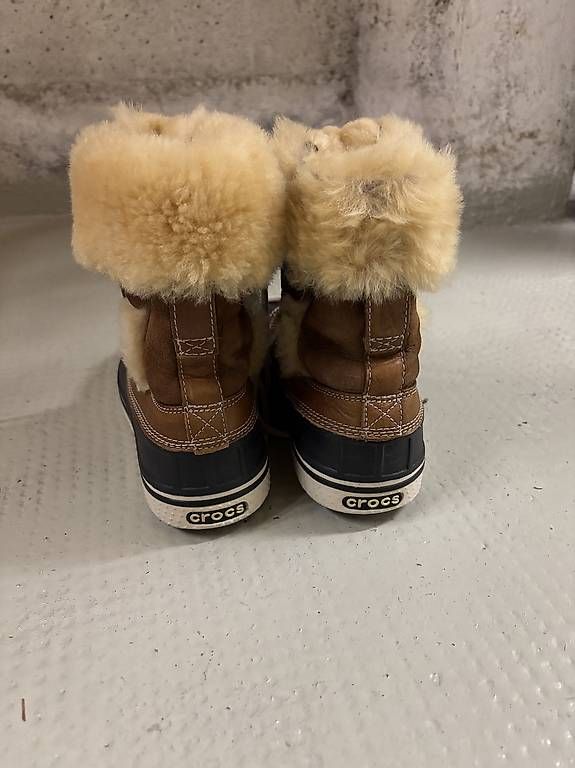 Herrenschuhe: Winterschuhe CROCS mit echtem Fell Gr. 37 – Gebraucht aus Basel von vic_gnc2 1