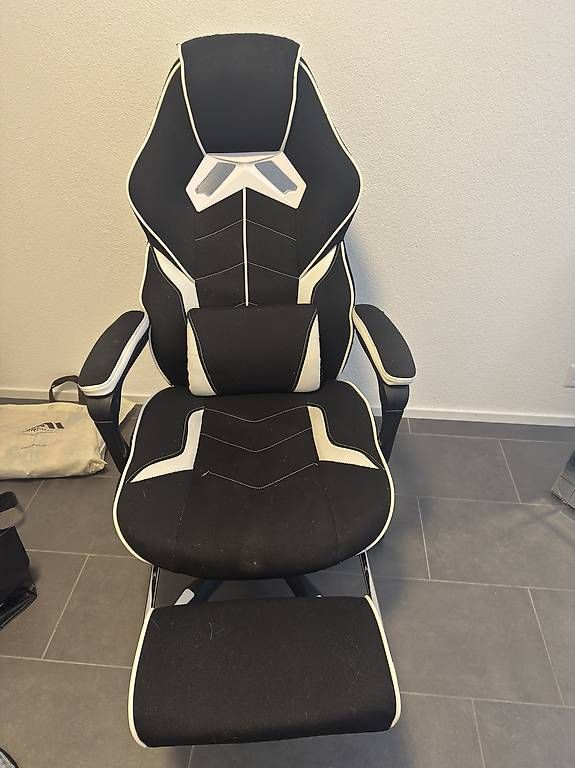 Chaises: Gamingstuhl – D'occasion à Rupperswil par nig_cz9z 1