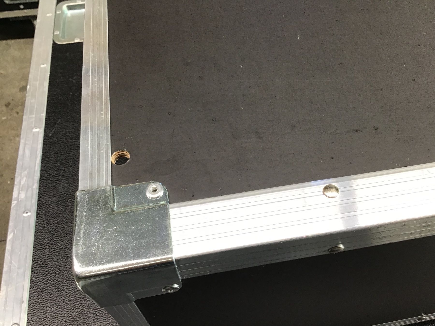 Altri accessori: 19 Zoll Rack 6 HE – Usato da Leuggern venduto da stagem 2