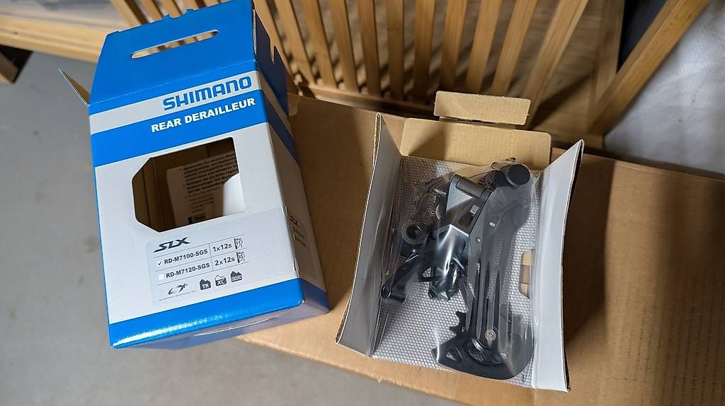Pezzi di ricambio: Dérailleur SLX RD-M7100 neuf – Nuovo e nell'imballaggio originale da Leysin venduto da chapeaurouge