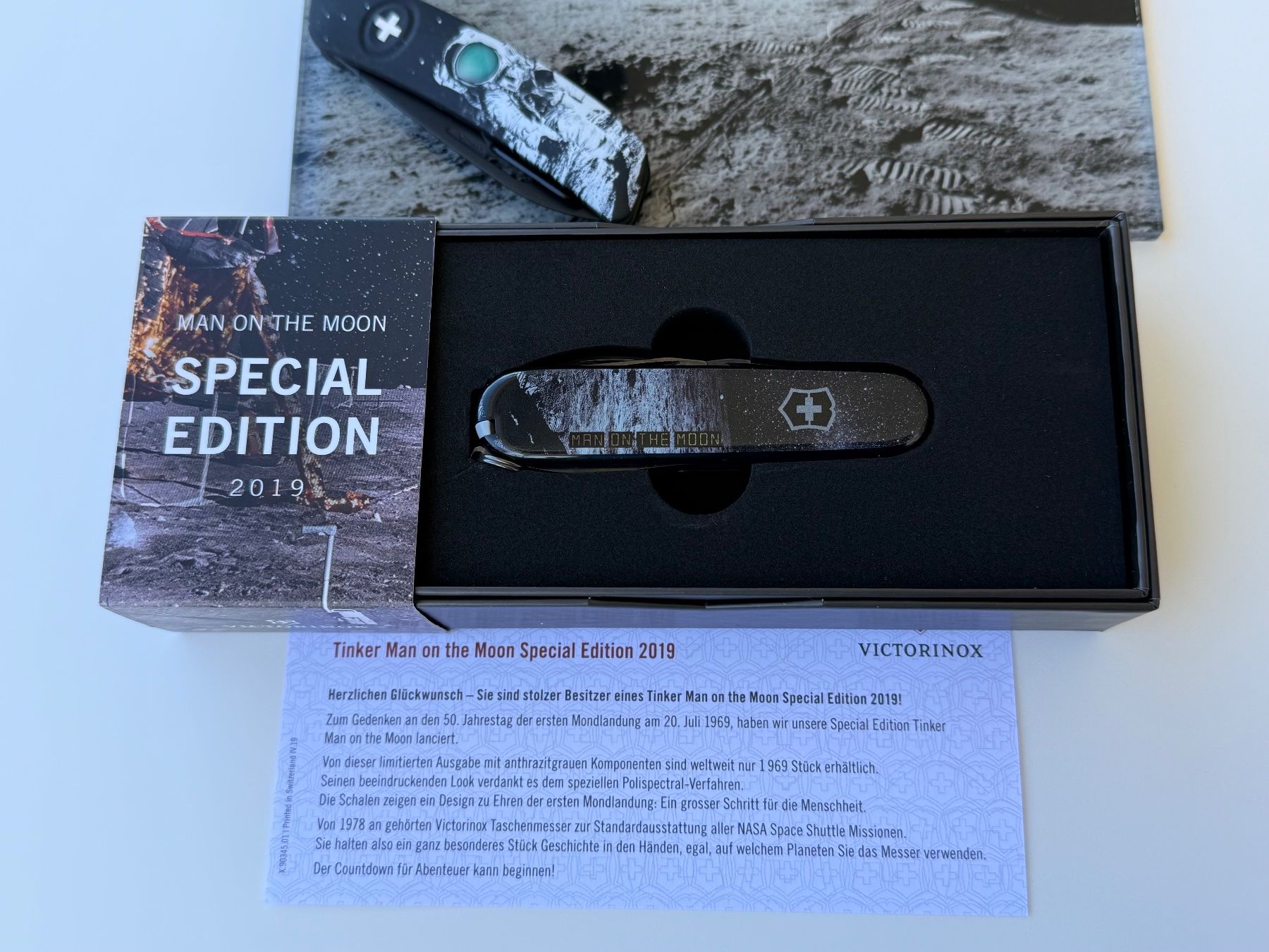 Victorinox Coltelli tascabile: Victorinox "Man on the Moon" Special Edition 2019 Set – Nuovo (secondo la descrizione) da Luzern venduto da Cabriolet 4