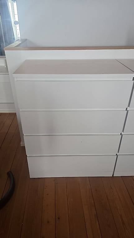 Cassettiere: Weisse Kommode mit 4 geräumigen Schubladen – Usato da Fehraltorf venduto da eveluse