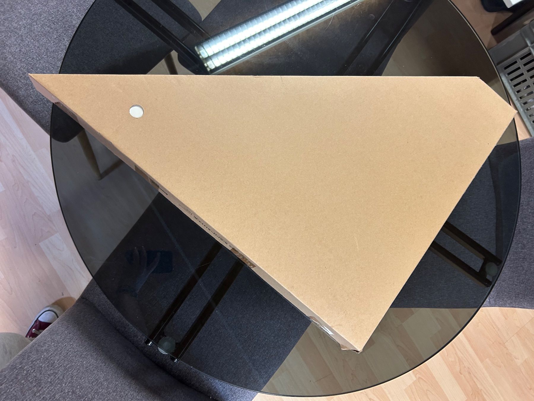 Tische: Weisser Dreieckiger Tisch von IKEA – Neu und originalverpackt aus Koppigen von Kellerfundsachen 4