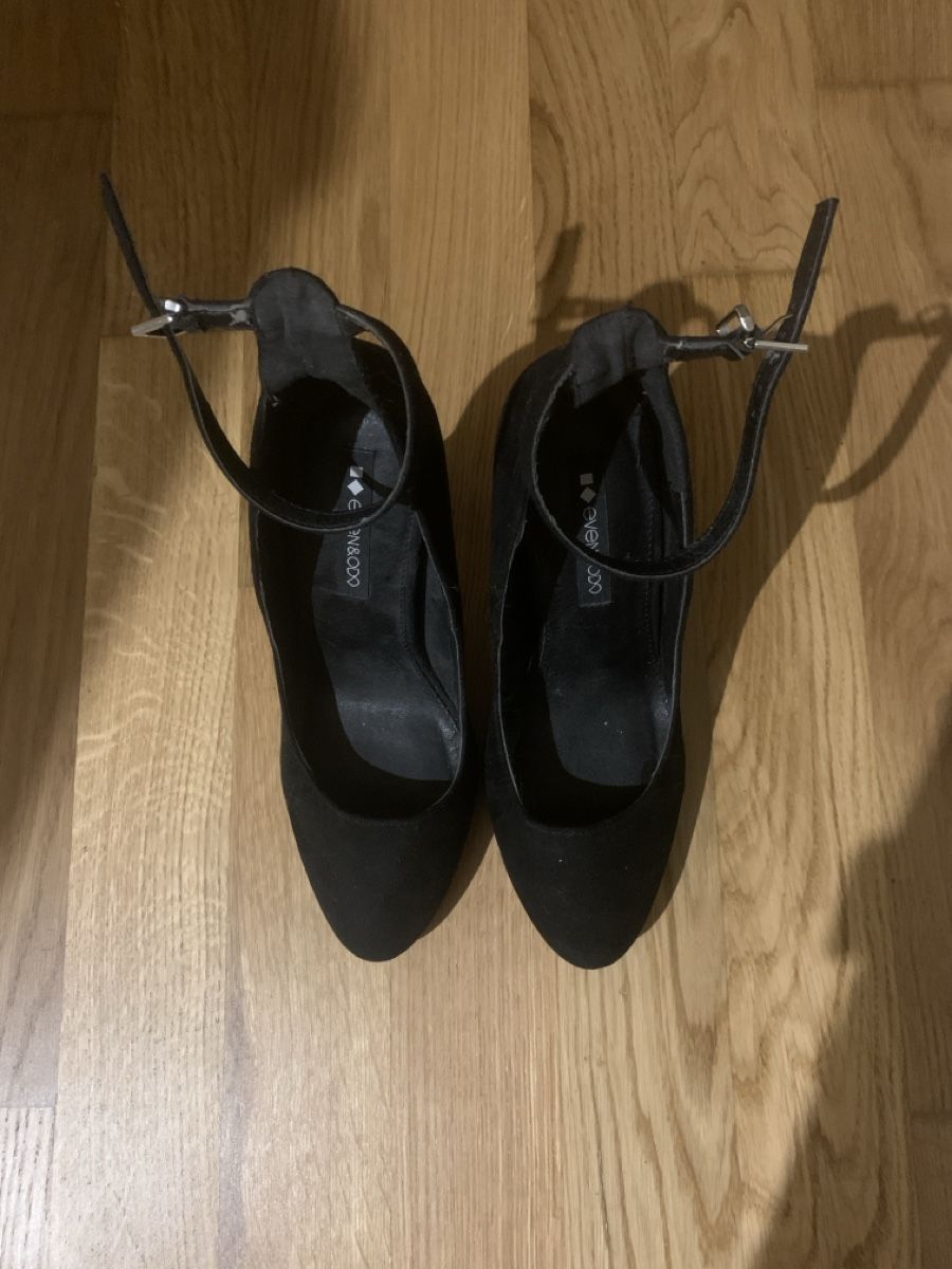 Chaussures femmes: Escarpins noirs élégants avec bride, taille 38 🔥 – D'occasion à Mex VD par Venum93 4