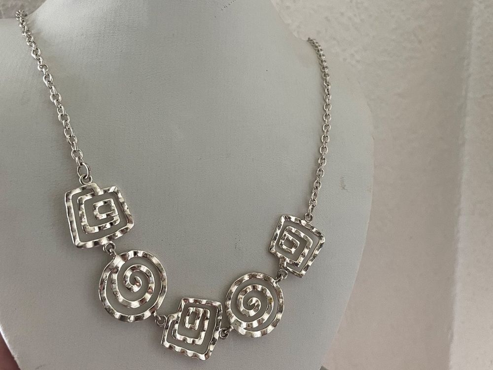 Collier Vintage Argenté Avec Cristaux - Bijou Ancien Magnifique Et Rare - État Impeccable