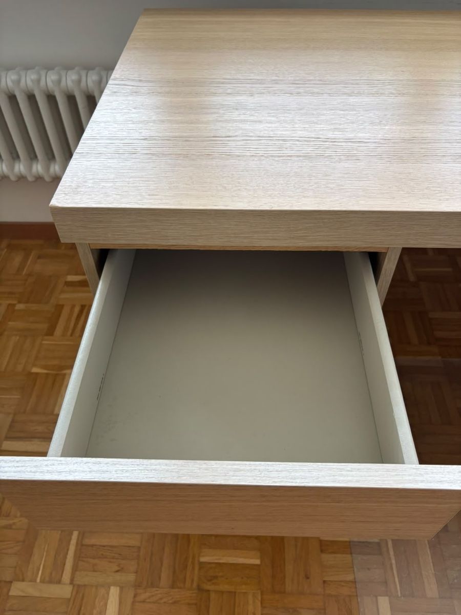 Ikea Bureaux: MALM Schreibtisch Ikea – D'occasion à Eschen par ele_t696 1