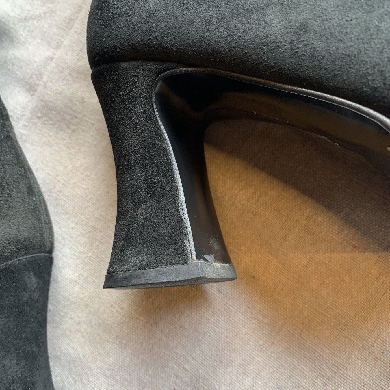 Scarpe da donna: Schwarze Stiefeletten aus echtem Leder mit Absatz – Usato da Chalais venduto da Decoarts.art 3