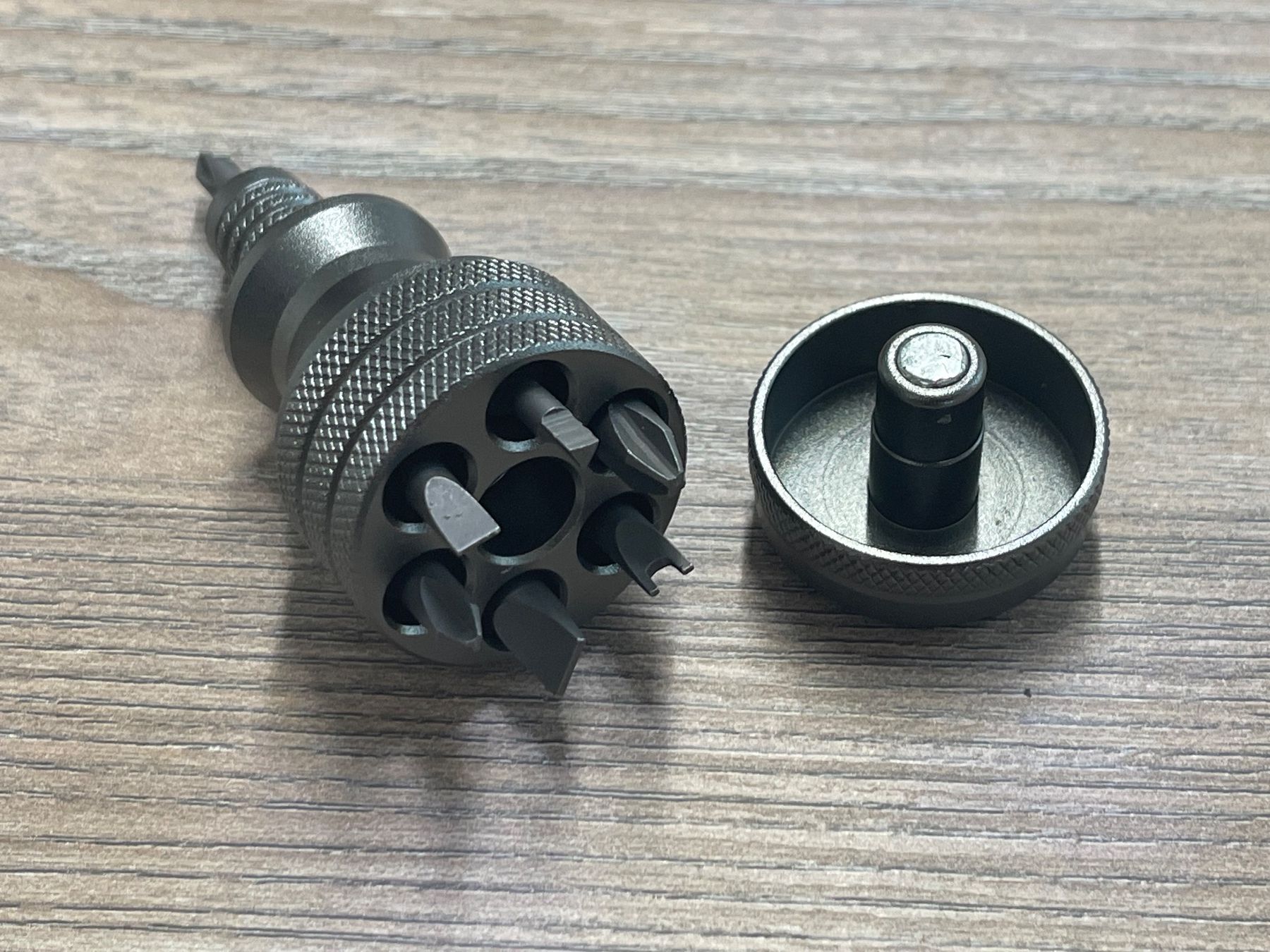 Tutti gli attrezzi: Stubby Bit-Halter 7 in 1 EDC Magnetisch – Nuovo (secondo la descrizione) da Aesch BL venduto da CollectorsBest 1