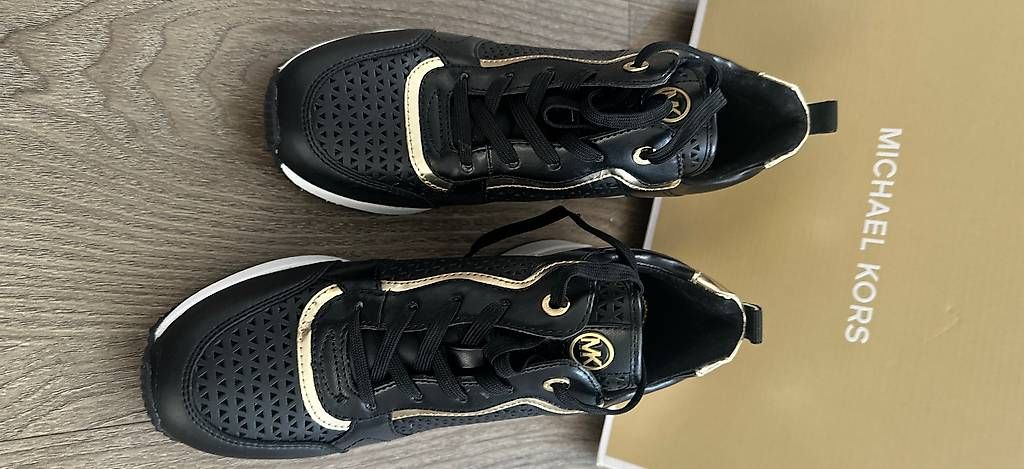Chaussures femmes: Michael Kors Sneaker ? Neu mit Originalverpackung  – D'occasion à Effretikon par Car_men1110 1