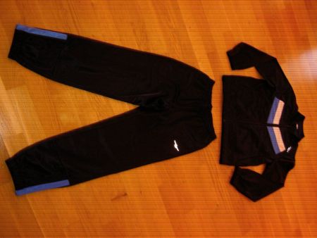marken jacke und turnhose gr.140