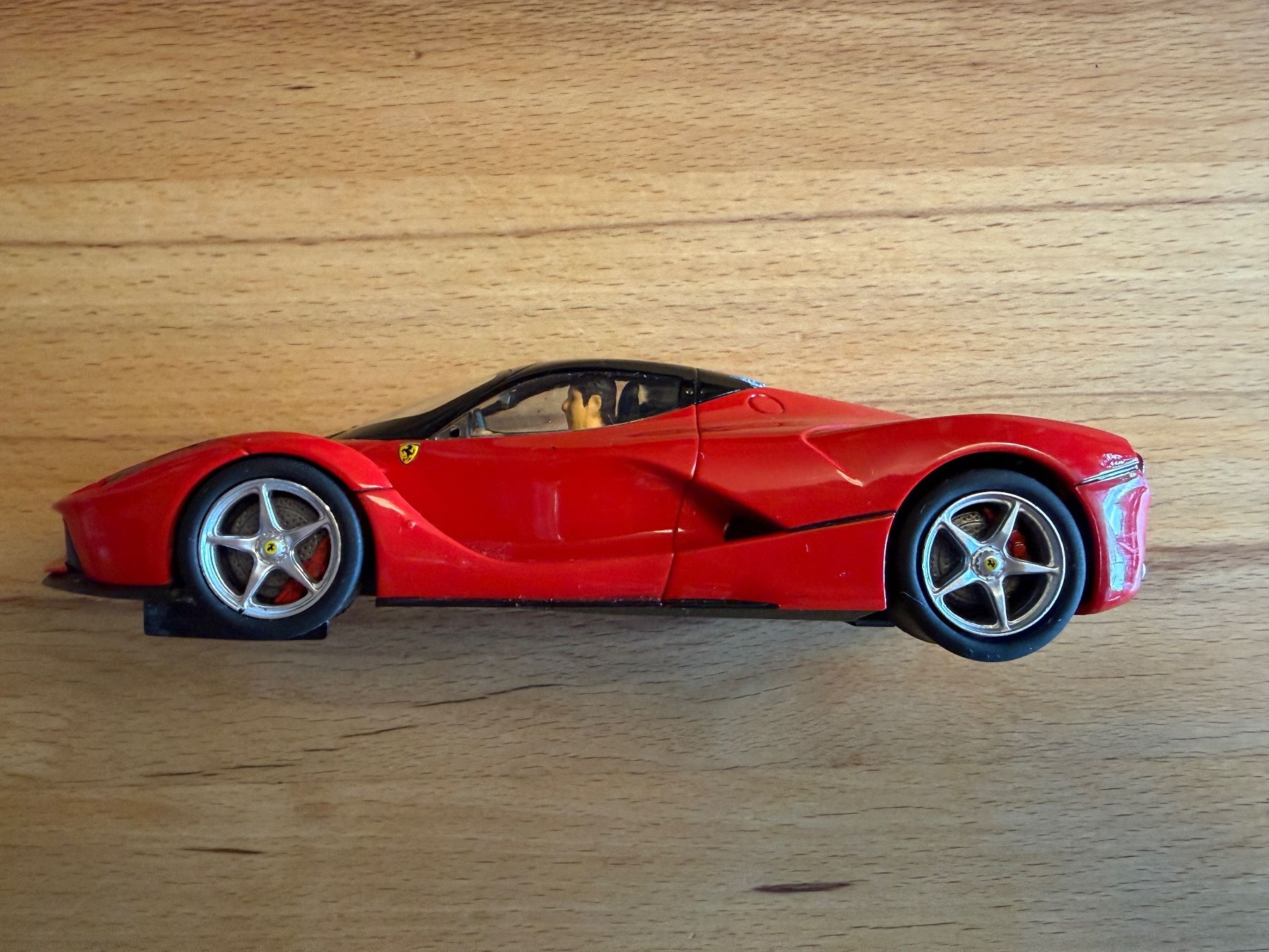 Carrera Rennbahnen: Carrera 1:32 Le Ferrari – Gebraucht aus Hombrechtikon von Dokmasa 4