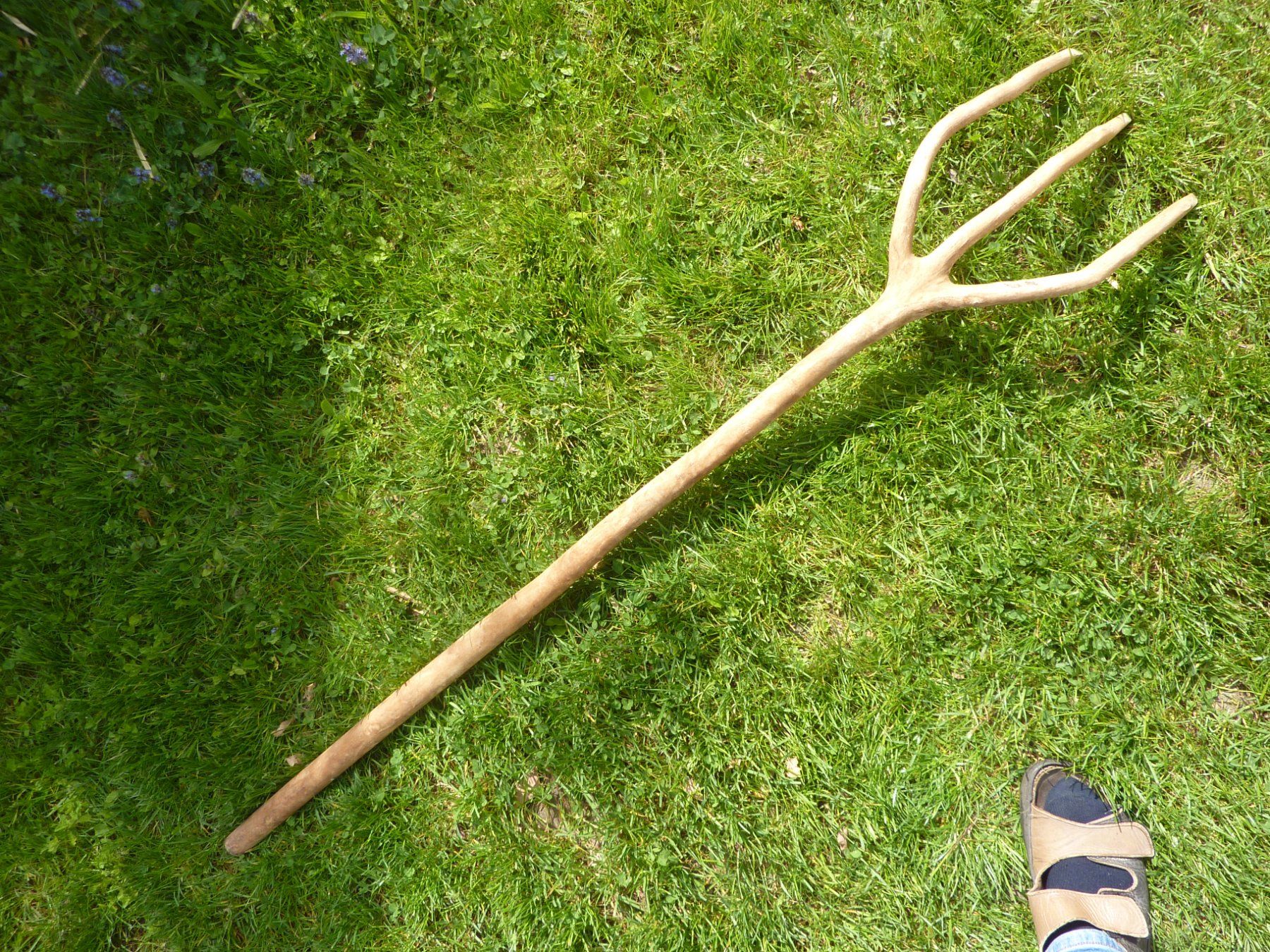 Forchette: Heugabel aus EINEM Stück Holz, Deko – Usato da Triengen venduto da Nussbaum14 4