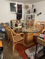 Rattan Tisch mit Glasplatte und 5 Stühlen — Sommer-Set!
