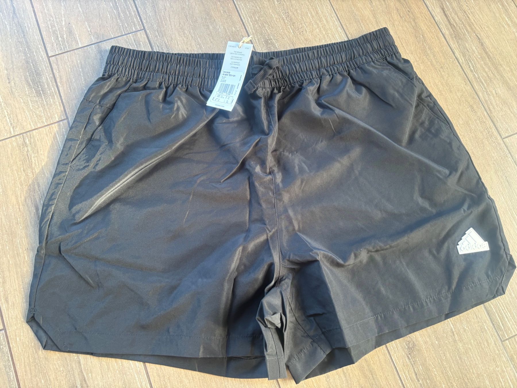 Adidas Pantaloni: XL_adidas_NEU_LP 55 sfr – Nuovo e nell'imballaggio originale da Versegeres venduto da kista