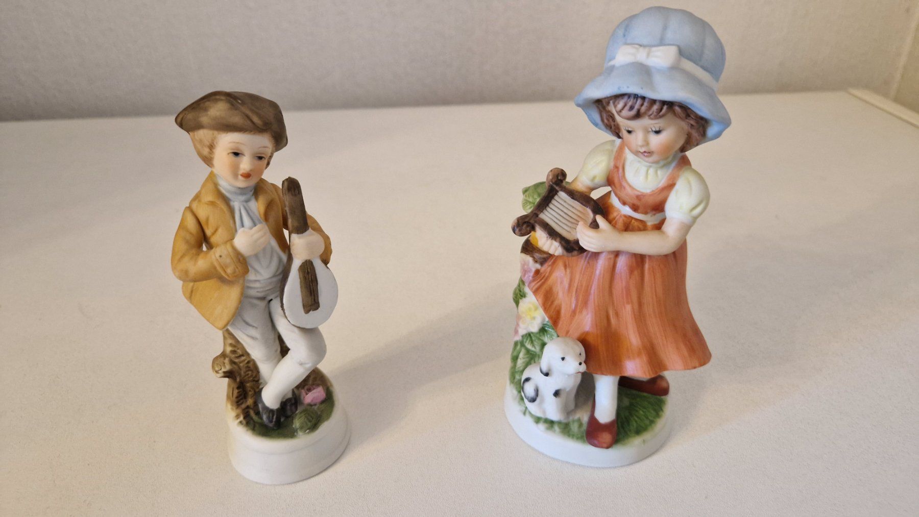 Figurines: Porzellan figur Junge Mandoline Mädchen mit Harfe – Neuf (Voir description) à Laufen par nostalgie0811