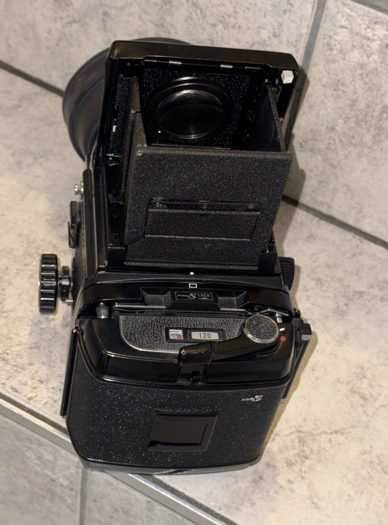 Mamiya Kamera: Mamiya RB67 pro S – Gebraucht aus Schmidrüti von Runaswelt 1