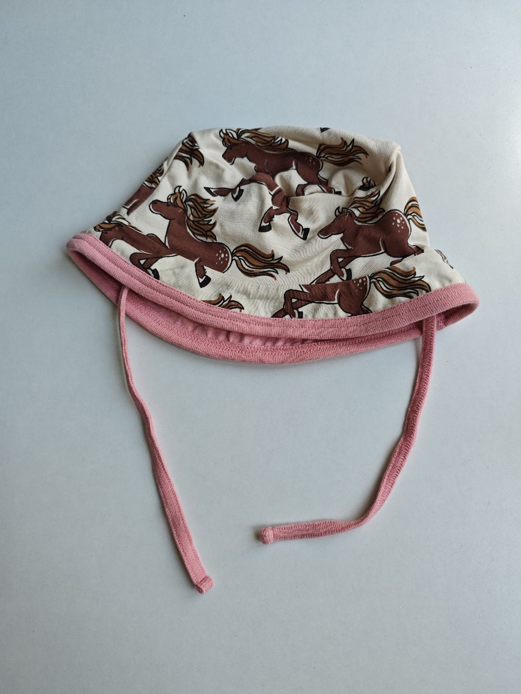 Maxomorra Altro abbigliamento per bambino: Sonnenhut Maxomorra Gr 48/50 – Usato da Winterthur venduto da Shorna