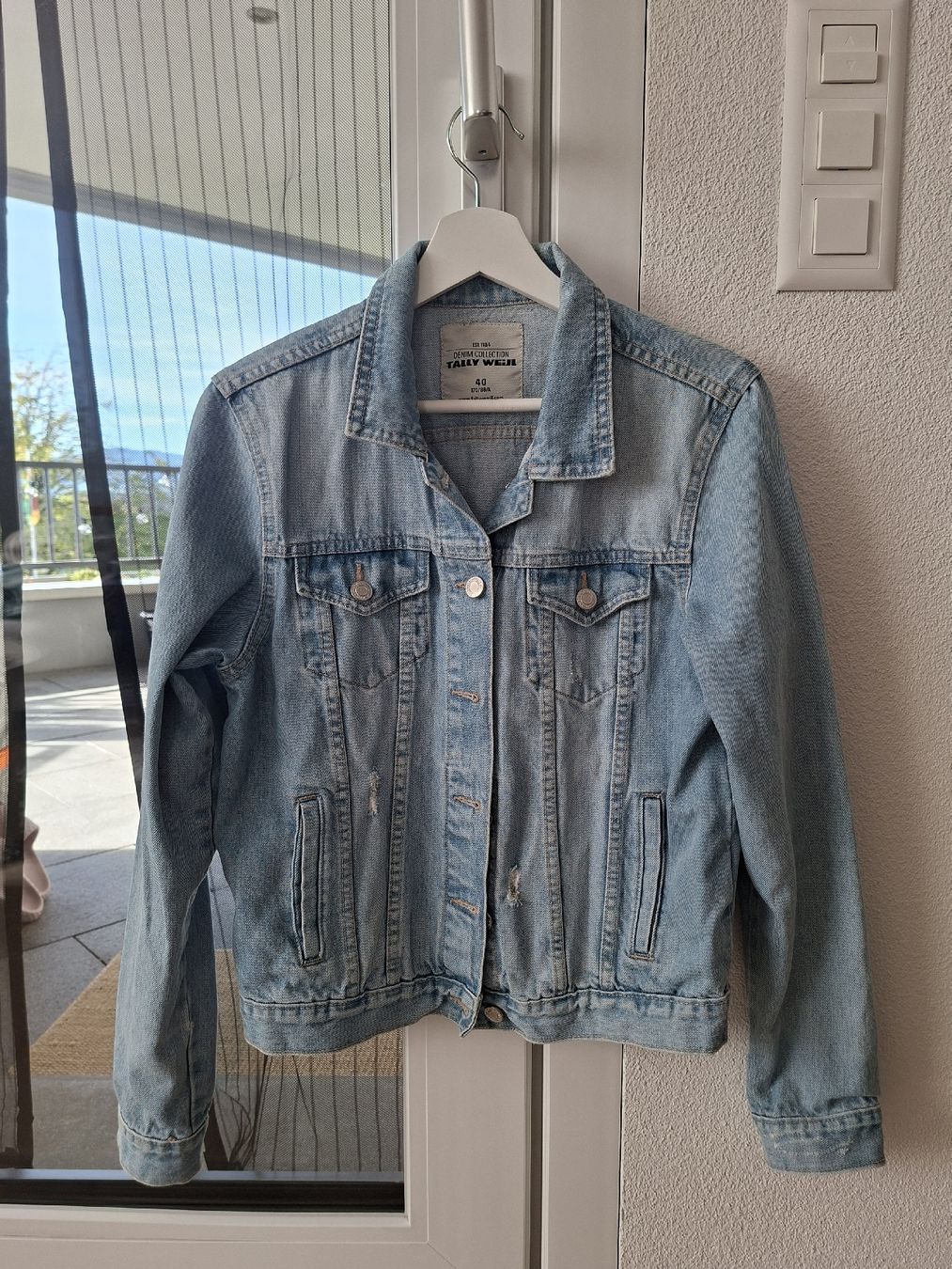 Tally Weijl Jeans: Jeansjacke Tally Weijl  – Usato da St. Gallenkappel venduto da cha_k29l