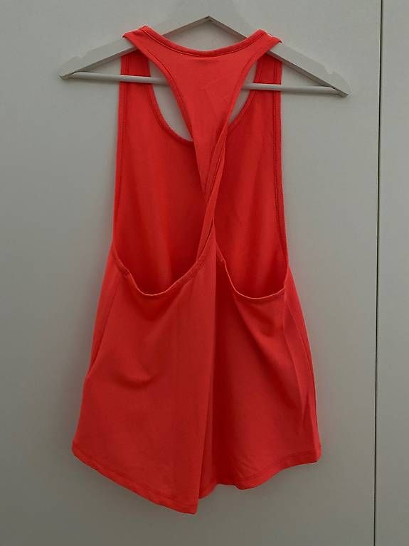 Top: Sport Tops Grösse S 2 Stk. – Usato da Dachsen venduto da Jay_3 2