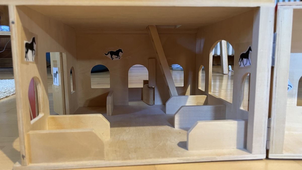 Giocattoli: Handmade wooden barn – Usato da Fleurier venduto da Carolina_11 3