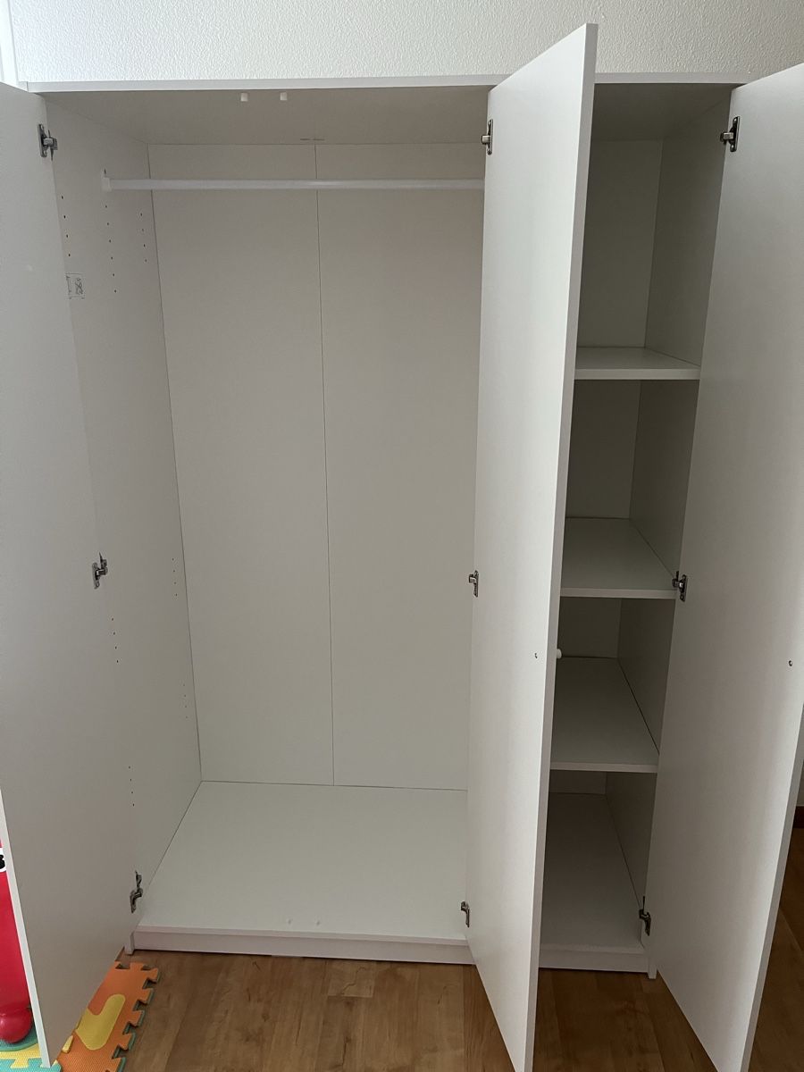 Ikea Armoires: Kleiderschrank 176x118x55 – D'occasion à Oberkirch LU par AnBa23 2