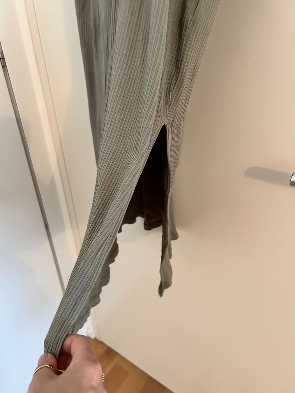 H&M Robes: Umstandskleid helloliv mit Schlitz – D'occasion à Zürich par predisha 3