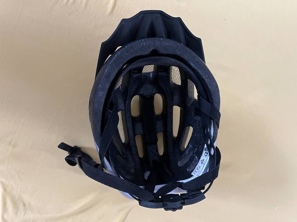 Uvex Helme: Velo Helm Uvex – Gebraucht aus Murten von bea_n5yn 2