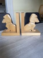 Schöne Buchstützen Dackelmotiv