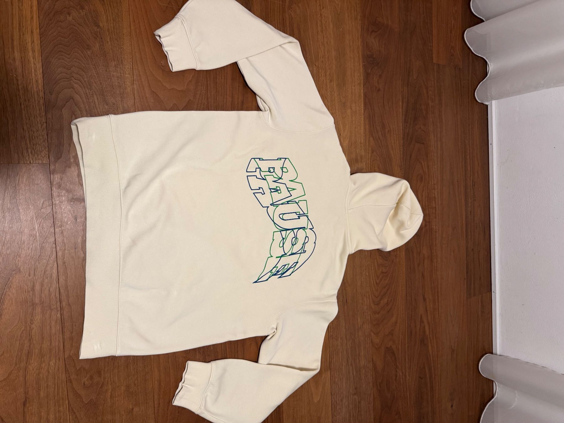 H&M Maglioni & Felpe: Kapuzenpullover Grösse S cremefarben – Usato da Ganterschwil venduto da Sven_L 1