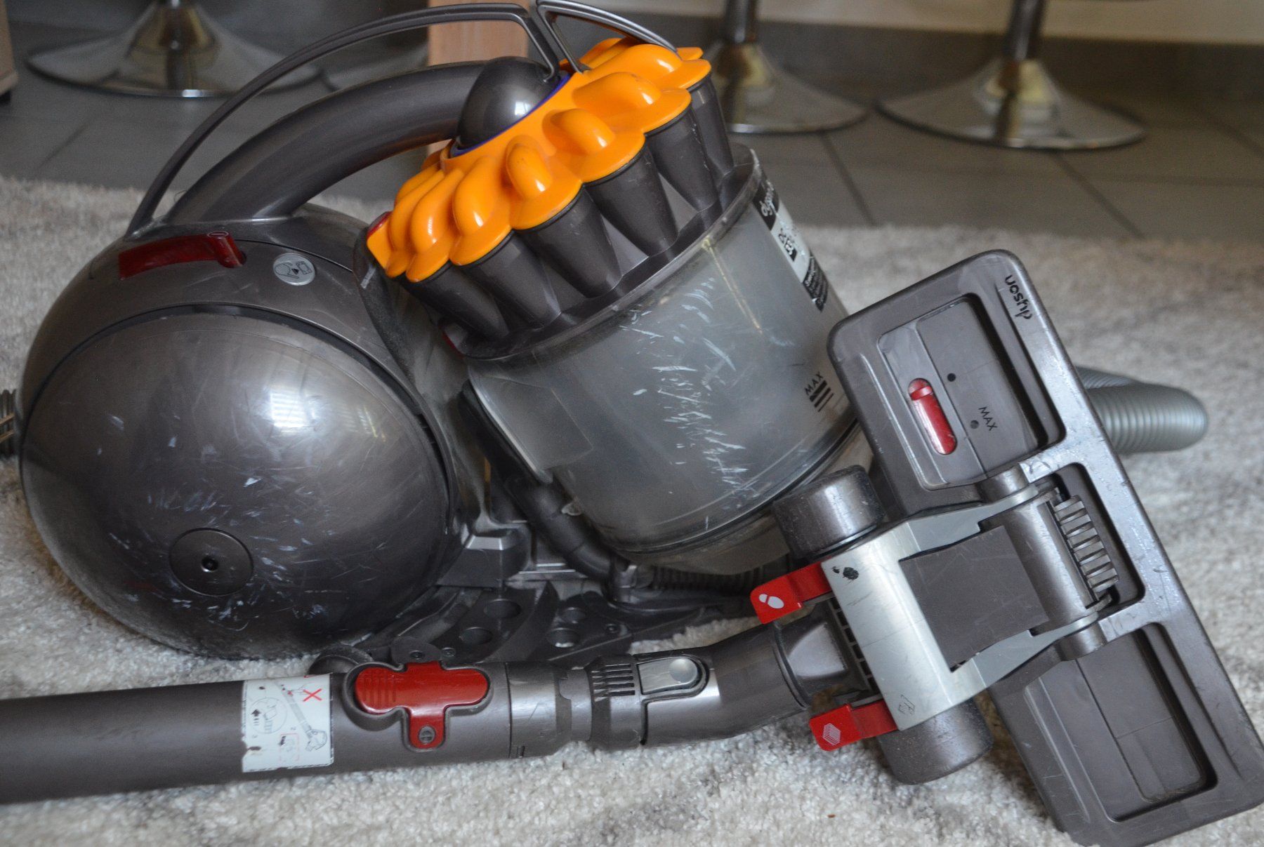 Dyson Staubsauger & Zubehör: Dyson DC33 Staubsauger aspirateur – Gebraucht aus Collonges von arashee 1