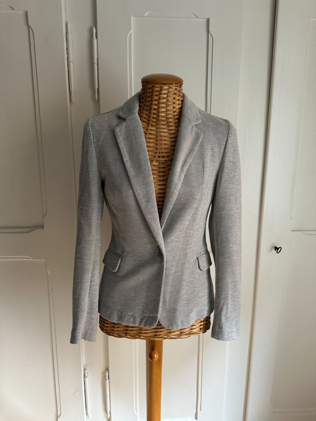 Vero Moda Vestes: VERO MODA - Stoff Blazer hellgrau 34 – D'occasion à Zürich par Diazaio