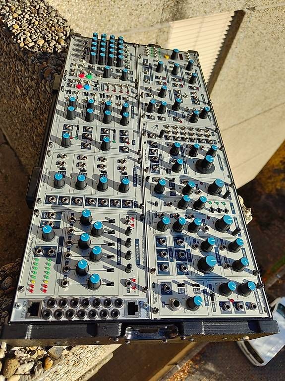 Strumenti musicali: Système Eurorack complet "West coast" de Sputnik Modular – Usato da Onex venduto da Bidouba 2