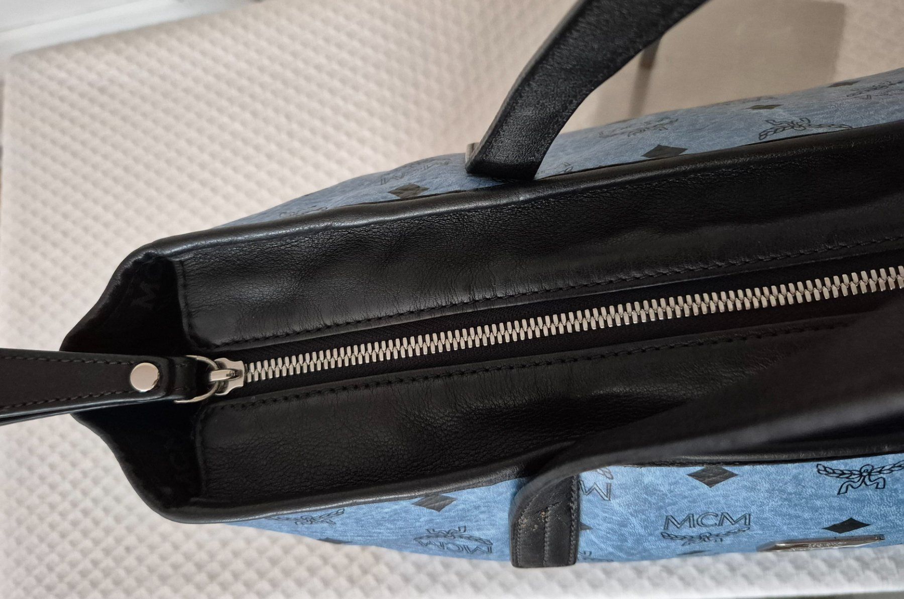 Mcm Borse da donna: MCM Shopper Size M, mit Reißverschluss – Usato da Dottikon venduto da Pega7 5