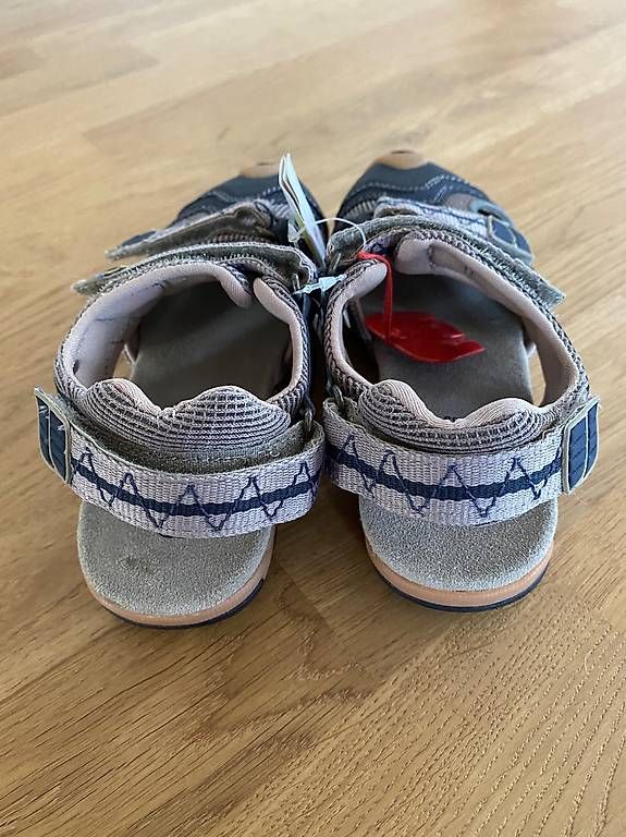 Scarpe per ragazzi: Kinder-Sandalen, Gr.33, NEU – Usato da Iffwil venduto da tan_l2nr 4