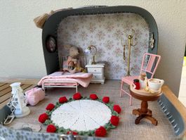 Haus-Köfferchen mittel / rose - mit Kindergarten Maileg Maus