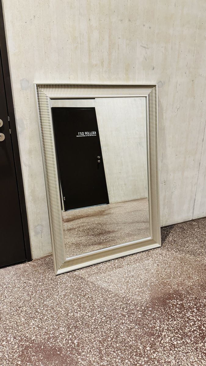 Specchi: Elegant IKEA SONGE mirror With Ornate Silver Frame – Usato da Rheinfelden venduto da Agmribeiro 1