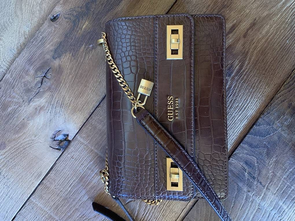 Sacs femmes: Guess Handtasche – D'occasion à Schönried par BigBlockV8 2