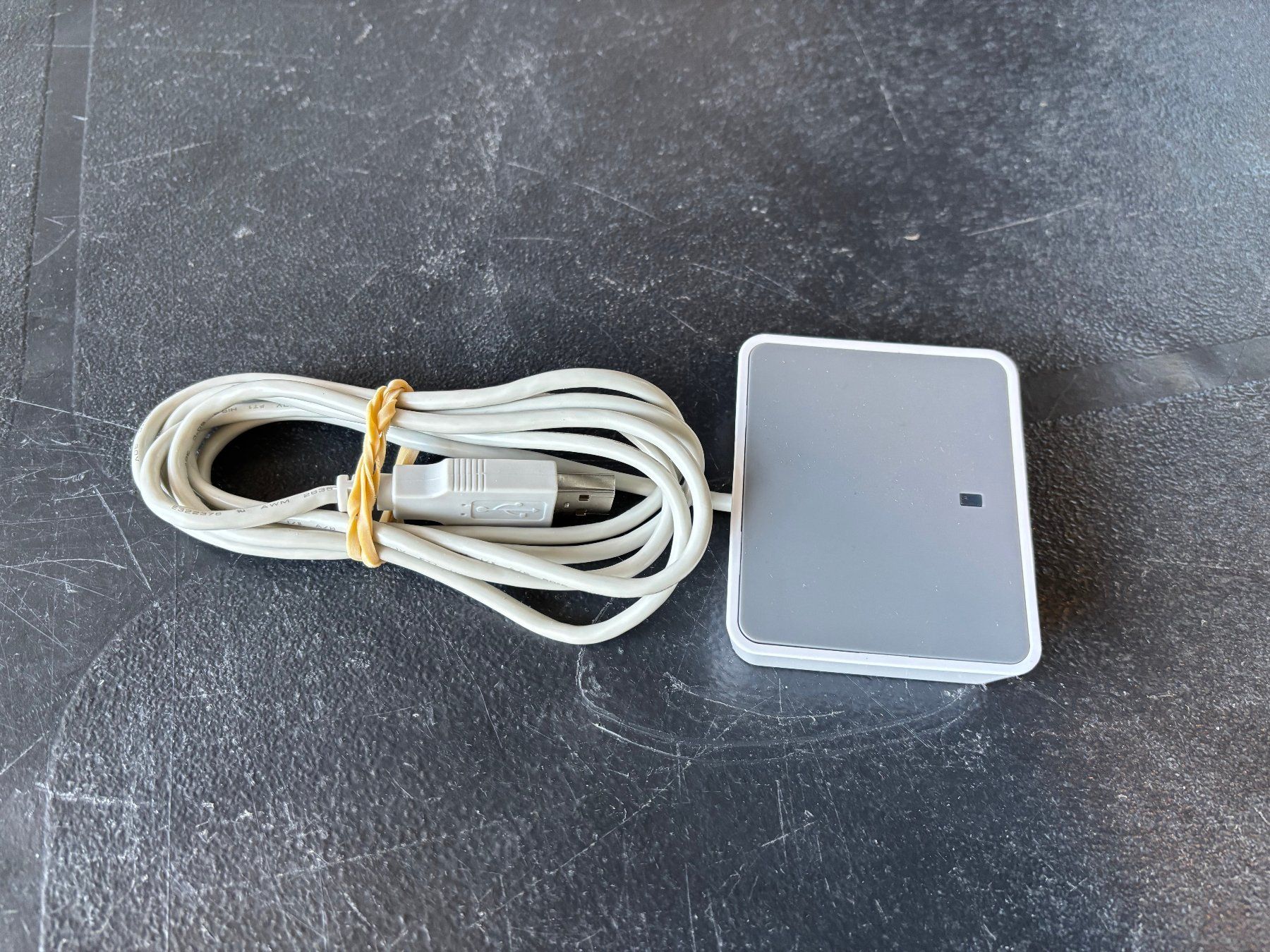 Lettori di schede: uTrust 2700 R Chip-Kartenleser – Usato da Lengnau AG venduto da retoip
