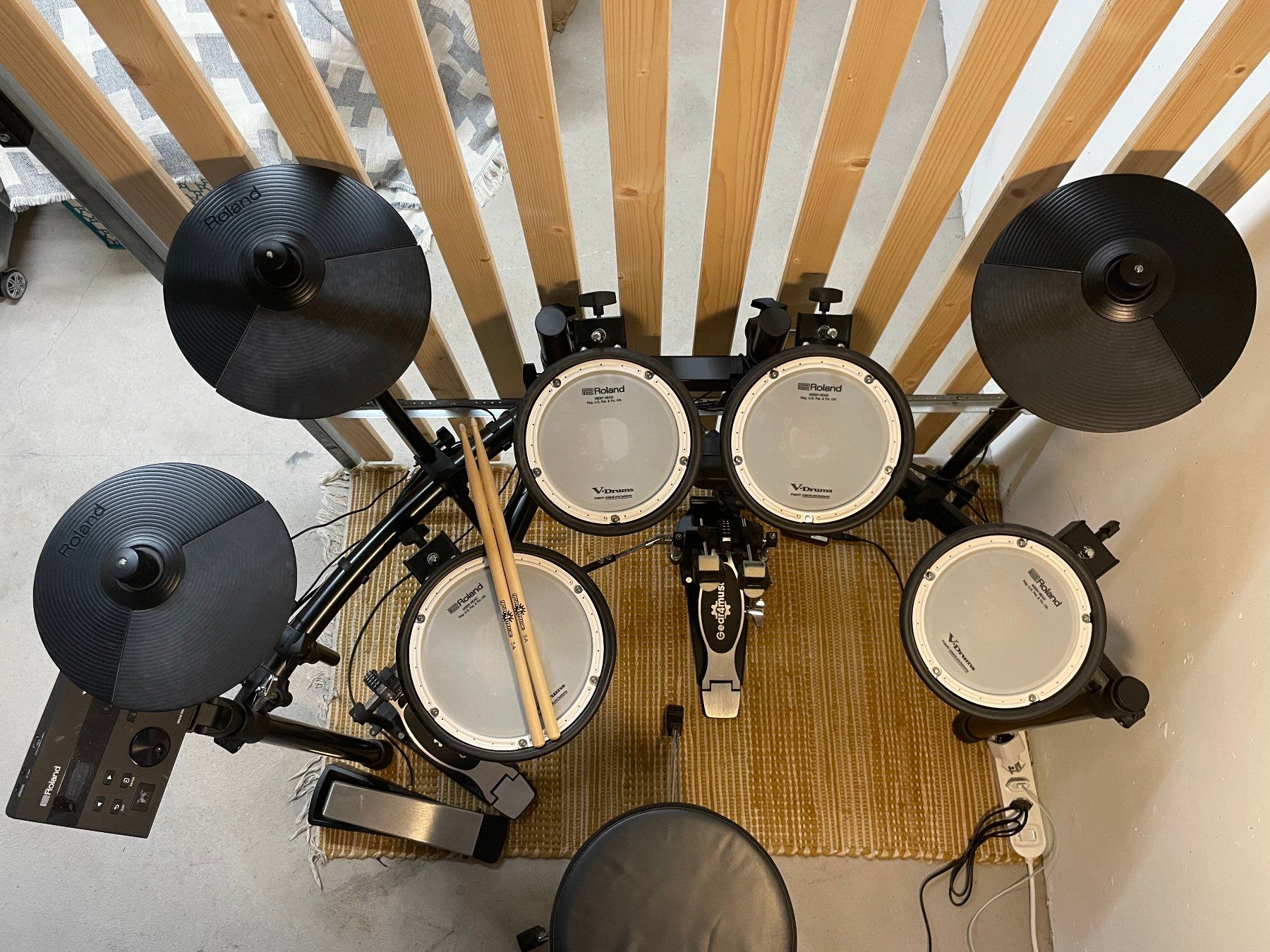 Roland Strumenti musicali: Roland TD-07 DMK electronic drumkit – Usato da Zürich venduto da vilhjalmr 1