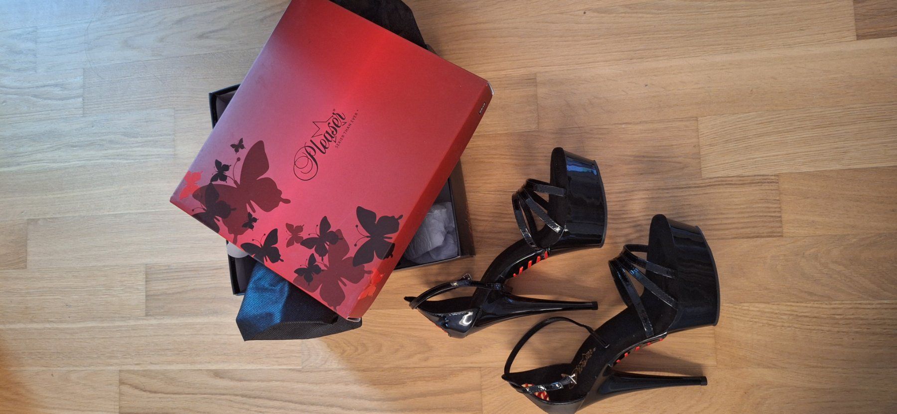 Scarpe da donna: Pleaser High Heels – Nuovo (secondo la descrizione) da Luzern venduto da larissa_n