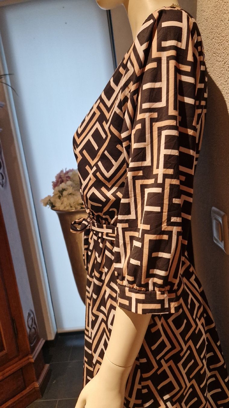 Kleider: Lässiges Kleid, Gr. 36/38, schwarz/ ecru/ hellbraun. – Gebraucht aus Widnau von Smanitu 2