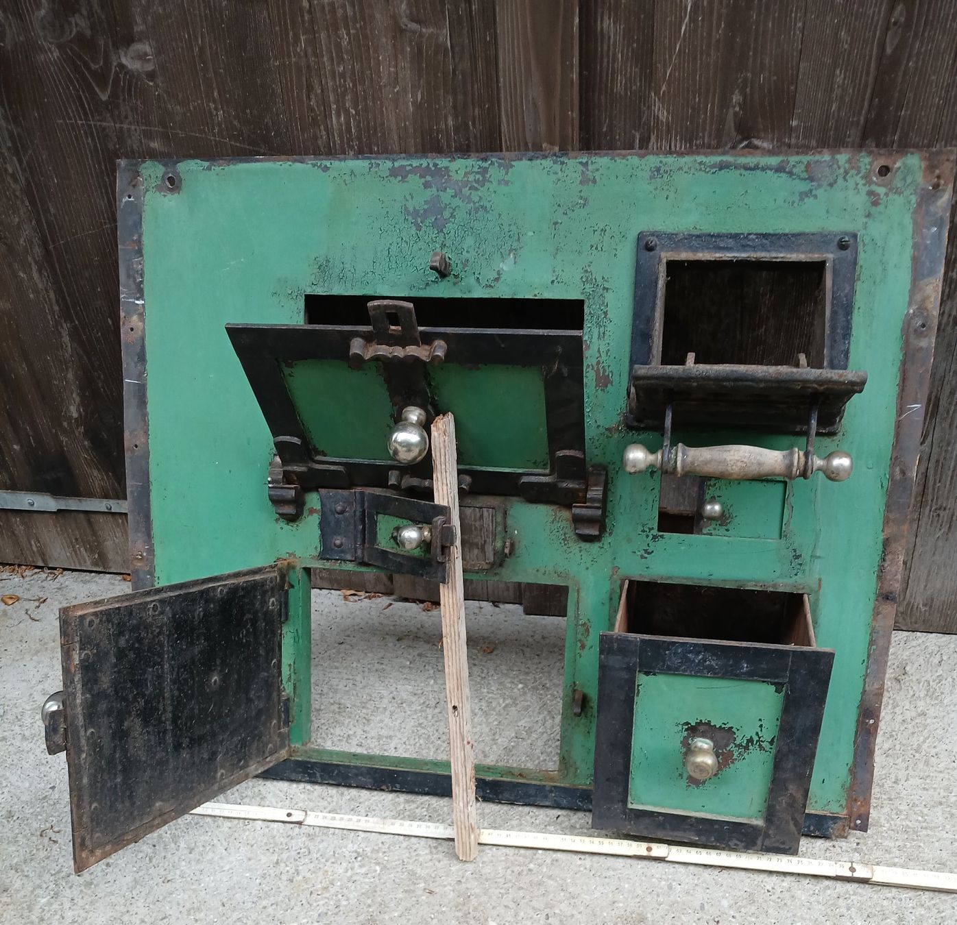 Cucine: Antiker Holzherd > nur leere Front – Difettoso da Bilten venduto da Archiv55 1