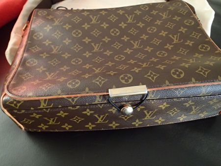 LOUIS VUITTON Orig.  Umhängetasche  Grösse 32 x36 cm