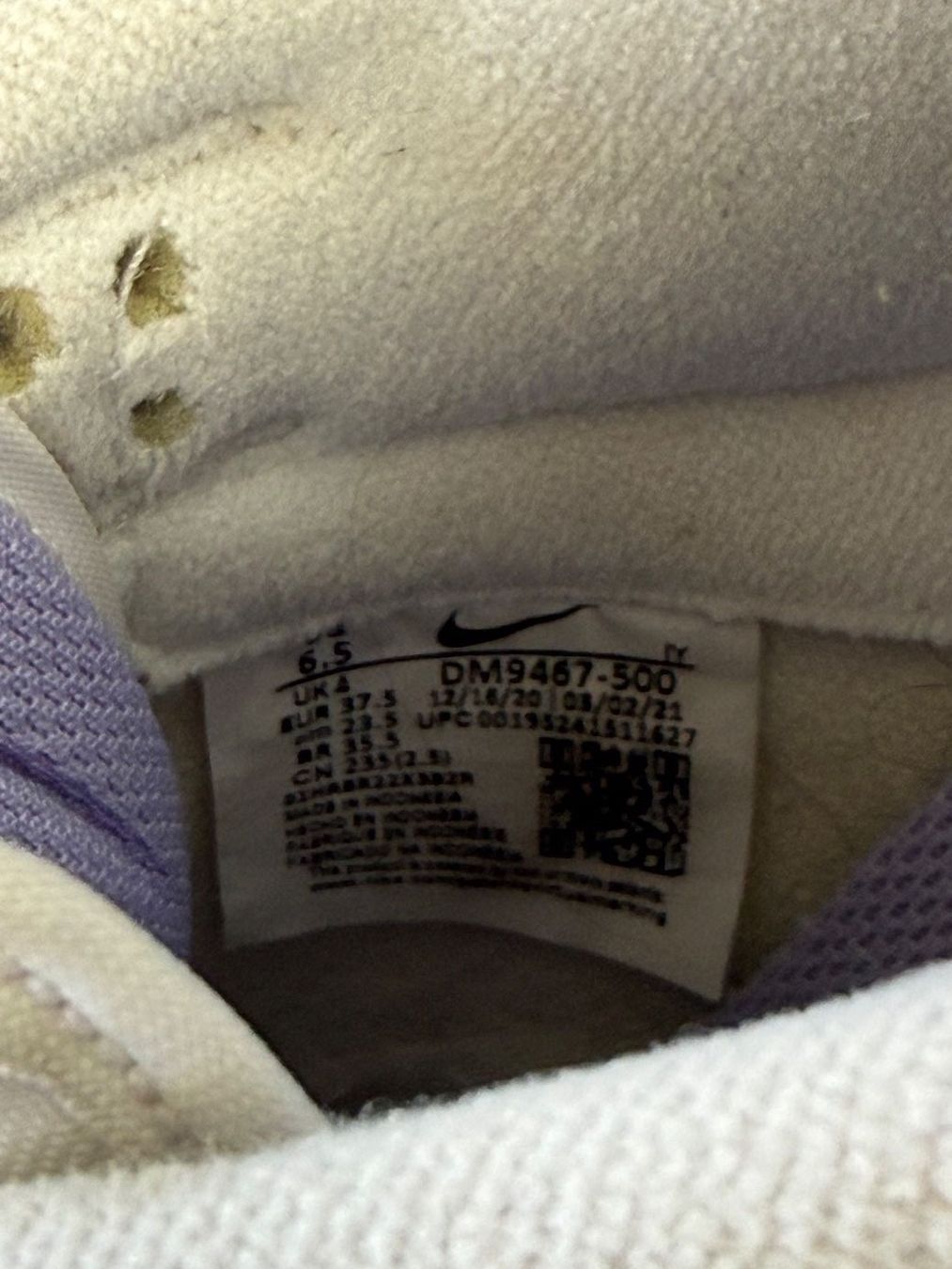 Nike Damenschuhe: Chaussures blanches/violettes NIKE – Gebraucht aus Prez-vers-Siviriez von mar_n29z 2