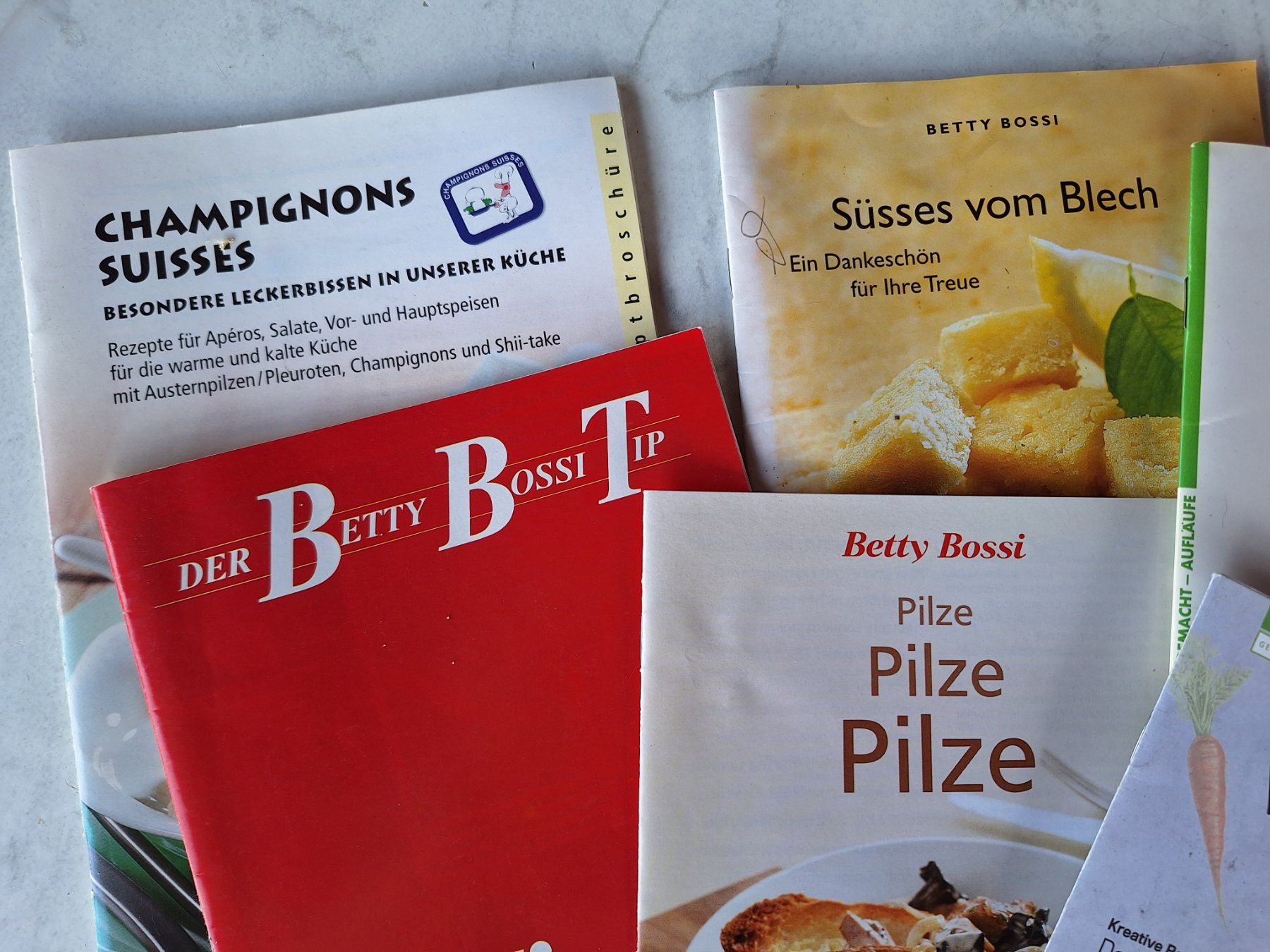 Libri: 17 STK DIVERSE KOCHHEFTE - KOCHBÜCHER – Usato da Huttwil venduto da Kunterbuntli 1