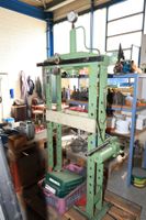 Hydraulische 15-Tonnen Werkstattpresse OMCN Modell 155 fx