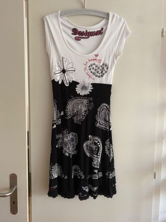 Kleid Desigual Grösse M schwarz / weiss