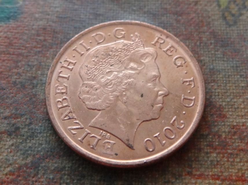 Alle Münzen: ROYAUME-UNI  1 Penny  2010 – Gebraucht aus Romanel-sur-Lausanne von Swift13
