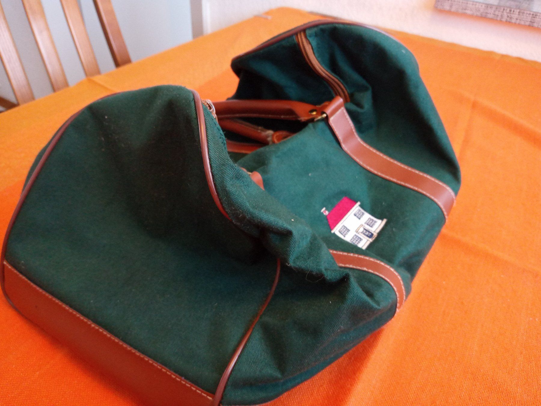 Taschen: Robuste und geräumige Handtasche / Weekender, dunkelgrün – Gebraucht aus Zollikofen von Oli_499 1
